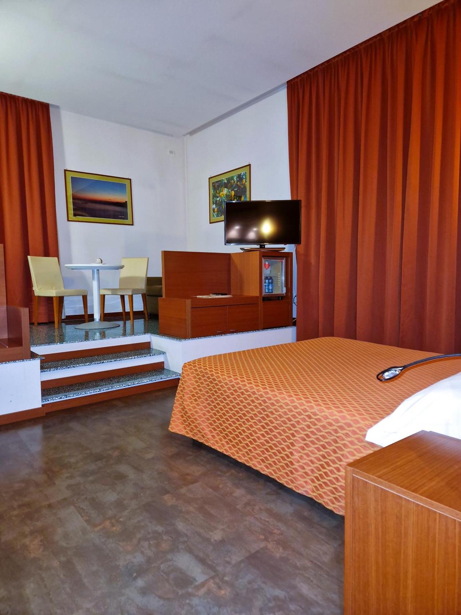 Bella Italia Palace 4* Novara